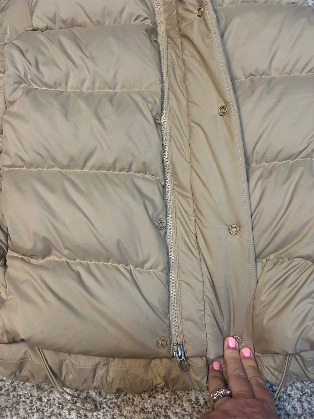 lululemon athletica Beige Puffer Vest NEVER WORN - Picture 2 of 4